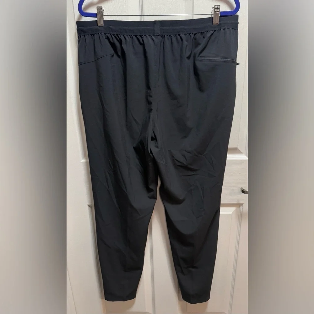 The North Face Men's Black Joggers size XL